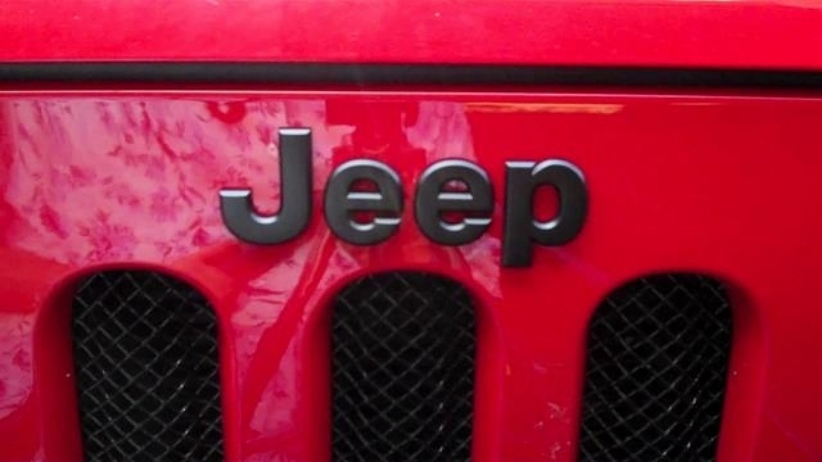 68185492aa_emblem_black_jeep_1.jpg