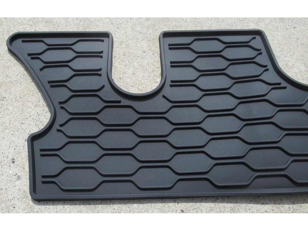 Mopar Rubber Mat Third Row Black For 60/40 Second Row Bench Seats