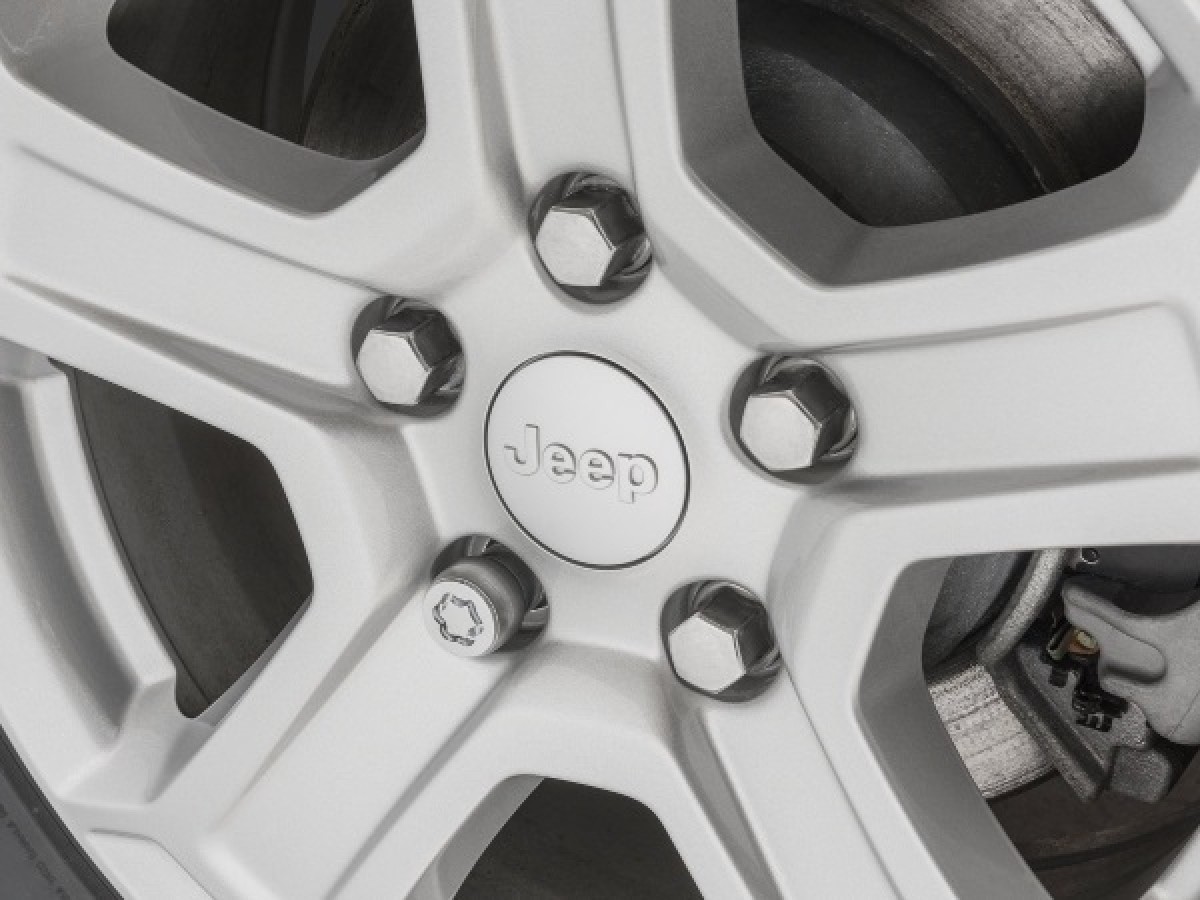 Authentic Mopar M14 x 1.5 Chrome Wheel Locks Kit Of Five With Key 82215711 Mopar Online Parts